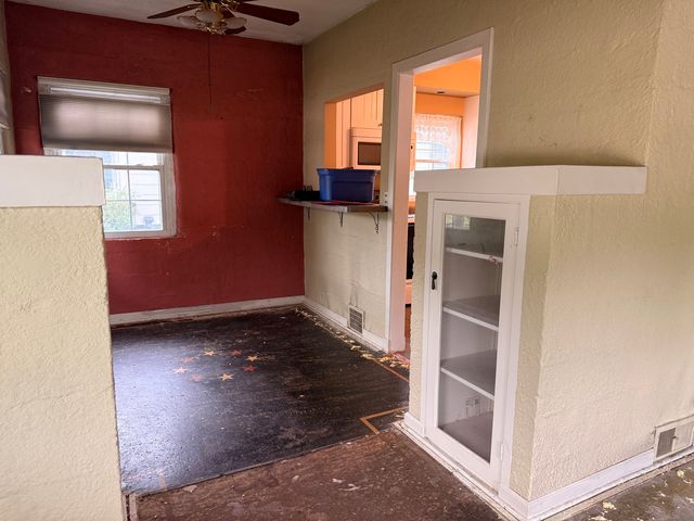 1708 Woodland Avenue, Davenport, IA 52803