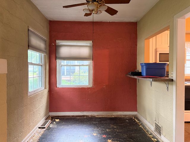 1708 Woodland Avenue, Davenport, IA 52803