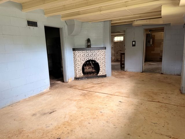 1708 Woodland Avenue, Davenport, IA 52803