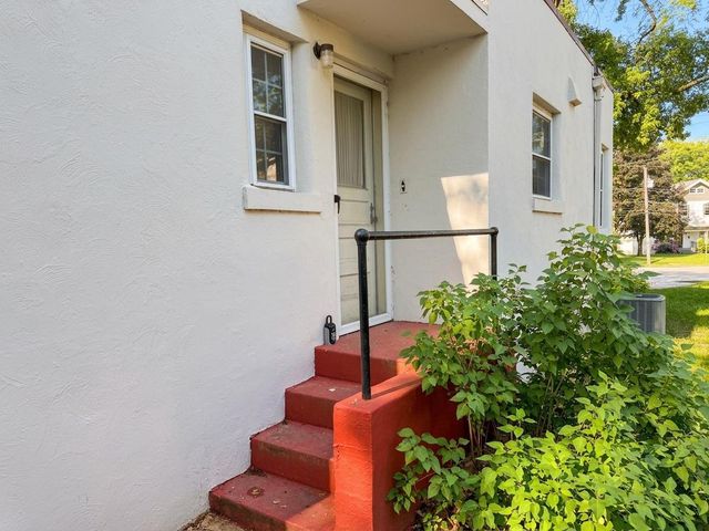 1708 Woodland Avenue, Davenport, IA 52803