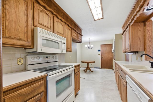 2132 N McComas, Wichita, KS 67203