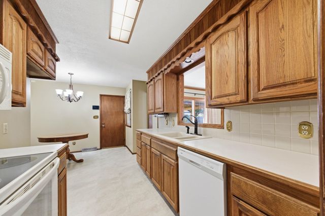 2132 N McComas, Wichita, KS 67203