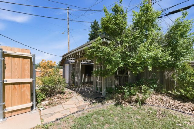 2132 N McComas, Wichita, KS 67203