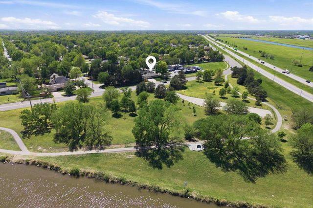 2132 N McComas, Wichita, KS 67203