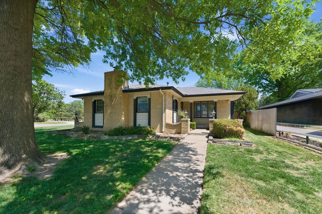 2132 N McComas, Wichita, KS 67203