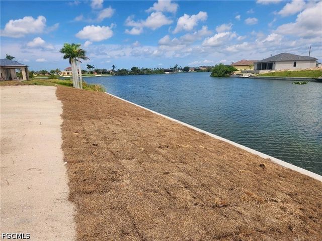 1721 NW 8th TER, Cape Coral, FL 33993