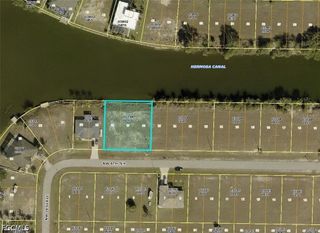 1721 NW 8th TER, Cape Coral, FL 33993