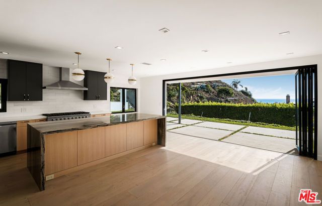 200 Surfview Drive, Pacific Palisades (los Angeles), CA 90272