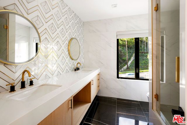 200 Surfview Drive, Pacific Palisades (los Angeles), CA 90272