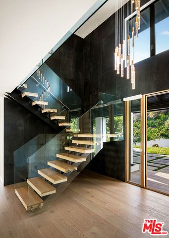 200 Surfview Drive, Pacific Palisades (los Angeles), CA 90272