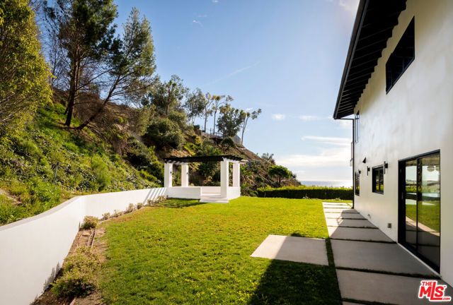 200 Surfview Drive, Pacific Palisades (los Angeles), CA 90272