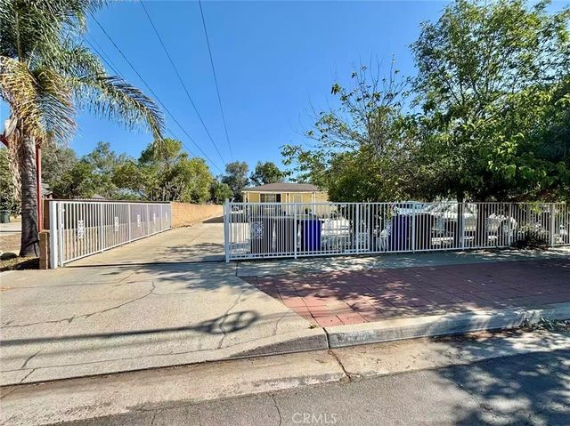 17032 Malaga Street, Fontana, CA 92336