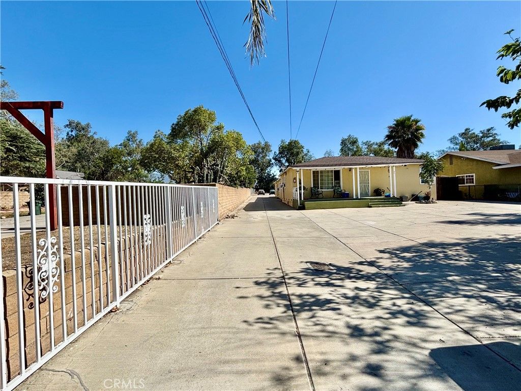 17032 Malaga Street, Fontana, CA 92336