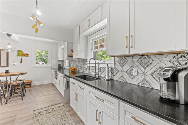 6014 Antioch Road, Merriam, KS 66202