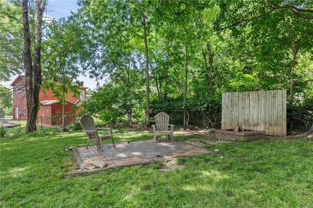 6014 Antioch Road, Merriam, KS 66202