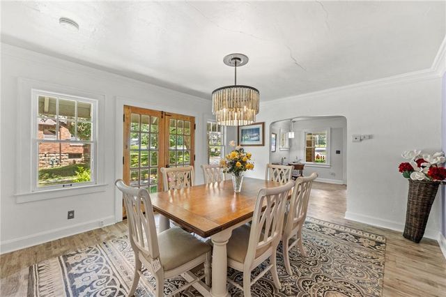 6014 Antioch Road, Merriam, KS 66202