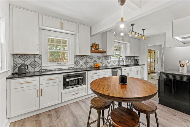 6014 Antioch Road, Merriam, KS 66202