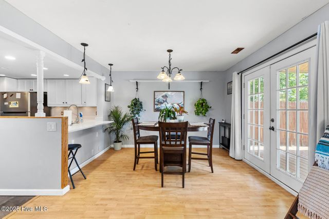218 W Saltwood Place, Jacksonville, NC 28540