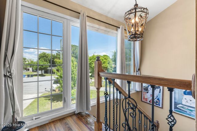 218 W Saltwood Place, Jacksonville, NC 28540