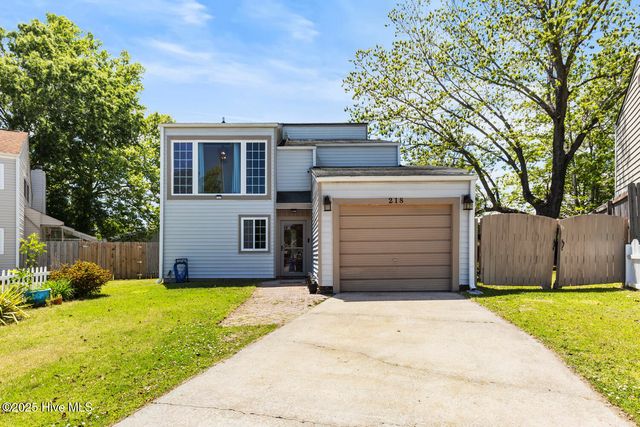 218 W Saltwood Place, Jacksonville, NC 28540