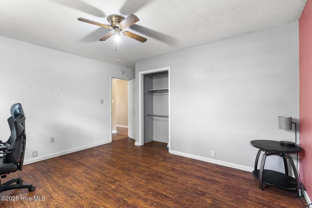 218 W Saltwood Place, Jacksonville, NC 28540
