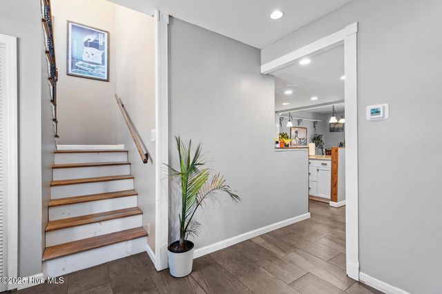 218 W Saltwood Place, Jacksonville, NC 28540