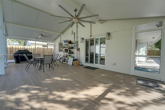 421 SW 14th Ct, Fort Lauderdale, FL 33315