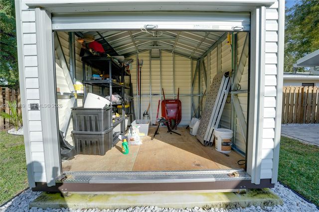 421 SW 14th Ct, Fort Lauderdale, FL 33315