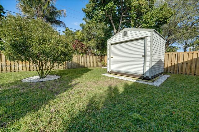 421 SW 14th Ct, Fort Lauderdale, FL 33315