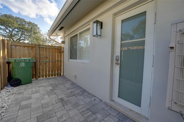 421 SW 14th Ct, Fort Lauderdale, FL 33315