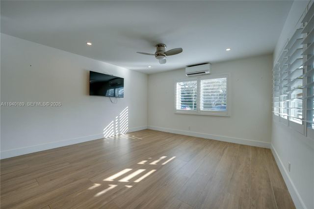 421 SW 14th Ct, Fort Lauderdale, FL 33315