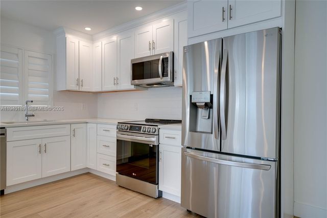 421 SW 14th Ct, Fort Lauderdale, FL 33315