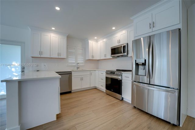 421 SW 14th Ct, Fort Lauderdale, FL 33315