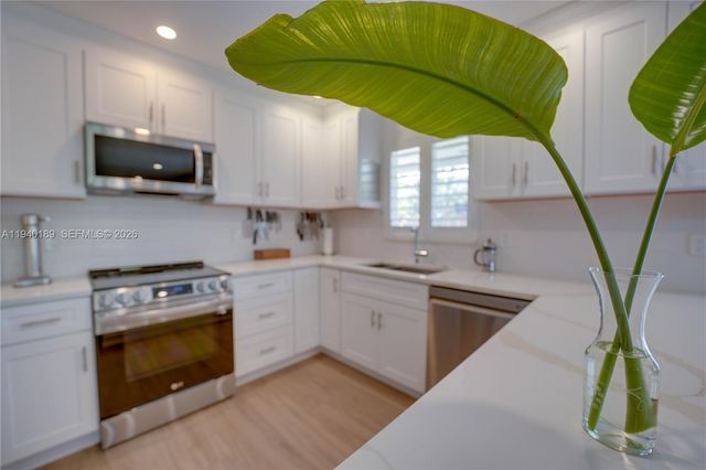 421 SW 14th Ct, Fort Lauderdale, FL 33315