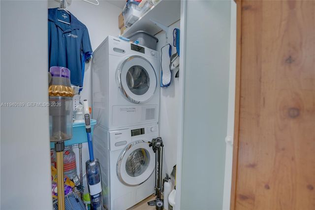 421 SW 14th Ct, Fort Lauderdale, FL 33315