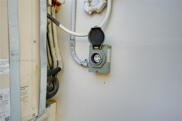 421 SW 14th Ct, Fort Lauderdale, FL 33315