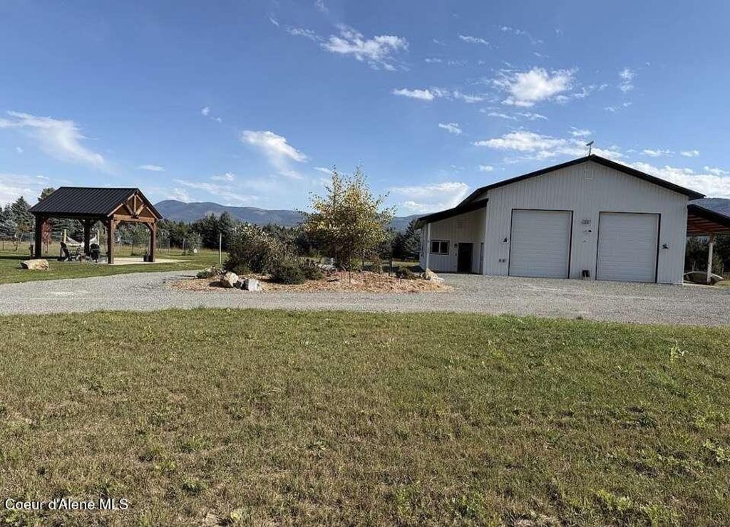 2347 McArthur Lake RD, Naples, ID 83847