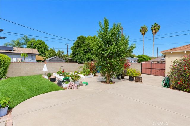 19417 Vanowen, Reseda, CA 91335