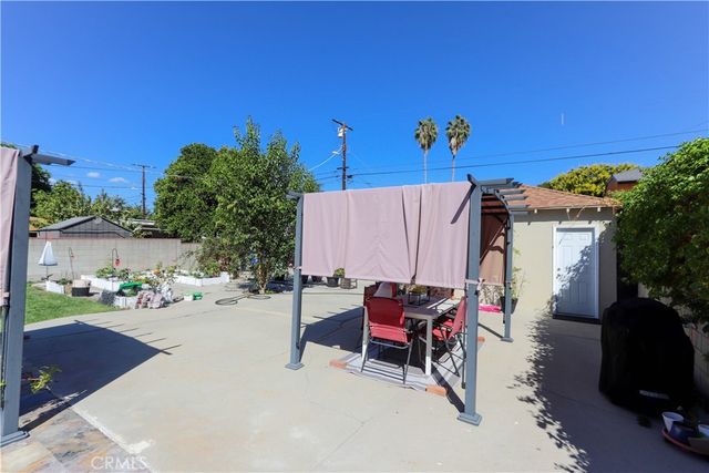 19417 Vanowen, Reseda, CA 91335