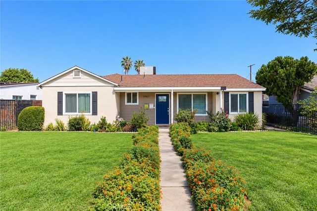 19417 Vanowen, Reseda, CA 91335