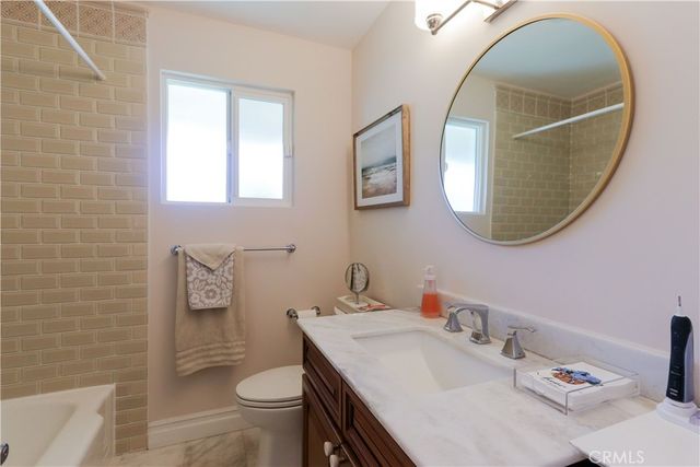 19417 Vanowen, Reseda, CA 91335