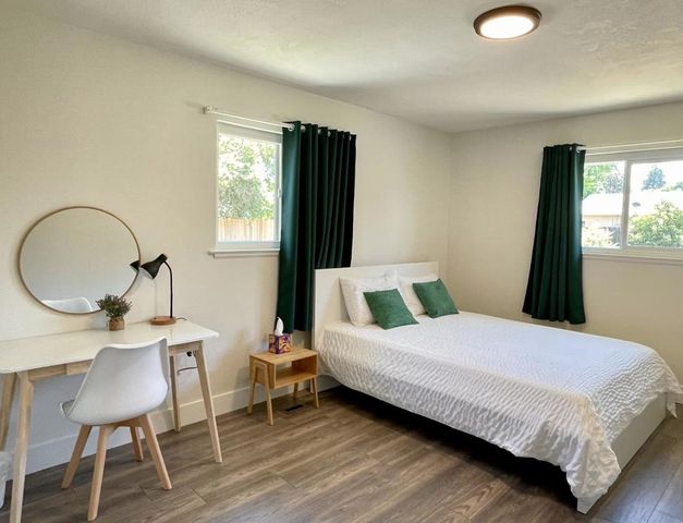 725 W Rialto Avenue, Fresno, CA 93705