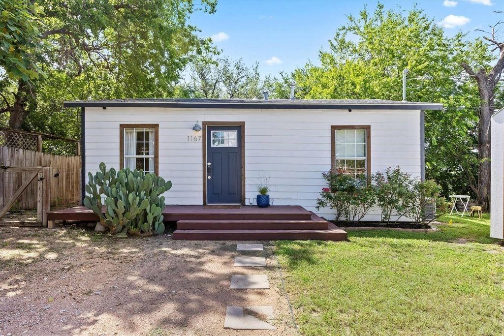 1167 Ridgeway DR, Austin, TX 78702