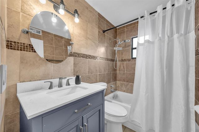 890 GOLDEN ISLE DRIVE, Mount Dora, FL 32757