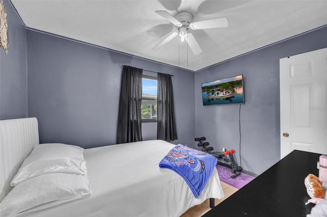 890 GOLDEN ISLE DRIVE, Mount Dora, FL 32757