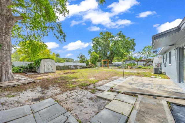 890 GOLDEN ISLE DRIVE, Mount Dora, FL 32757