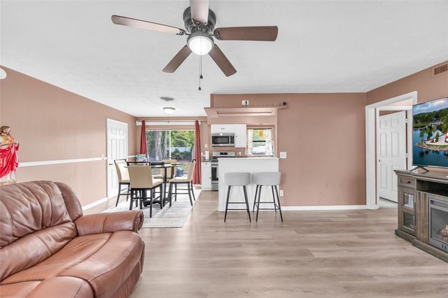 890 GOLDEN ISLE DRIVE, Mount Dora, FL 32757