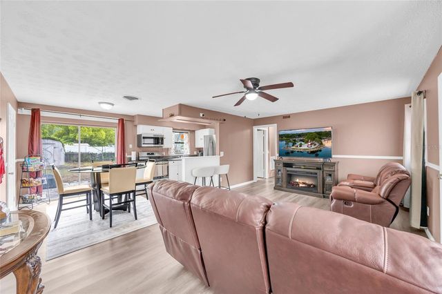 890 GOLDEN ISLE DRIVE, Mount Dora, FL 32757