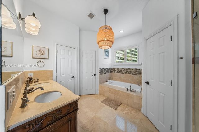 3922 SW 60th Ave, Miami, FL 33155