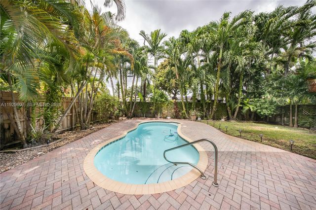 3922 SW 60th Ave, Miami, FL 33155